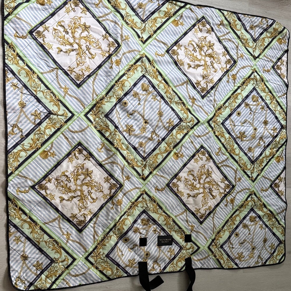 Victoria Secret Beach BlAnket